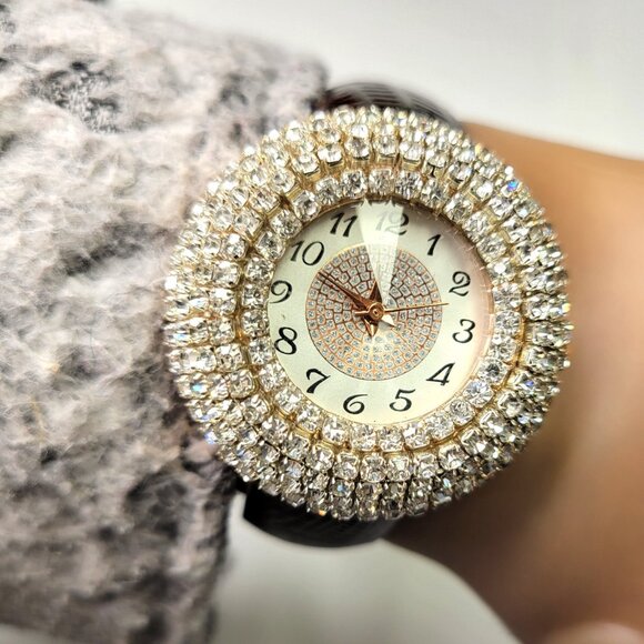 Womens Crystal Fashion Watch with Brown Band - NEW WITH TAGS - Picture 3 of 16